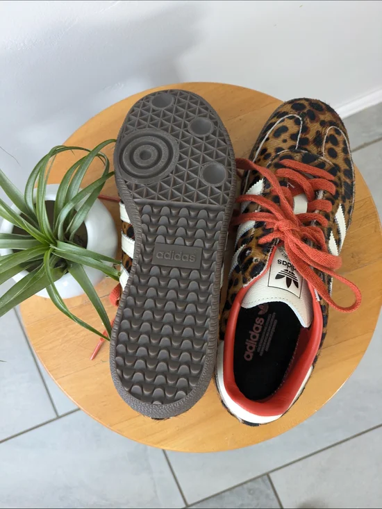 Adidas Samba OG Women's Leopard Print Sneakers with Red Accents 6.5 - Picture 5 of 7
